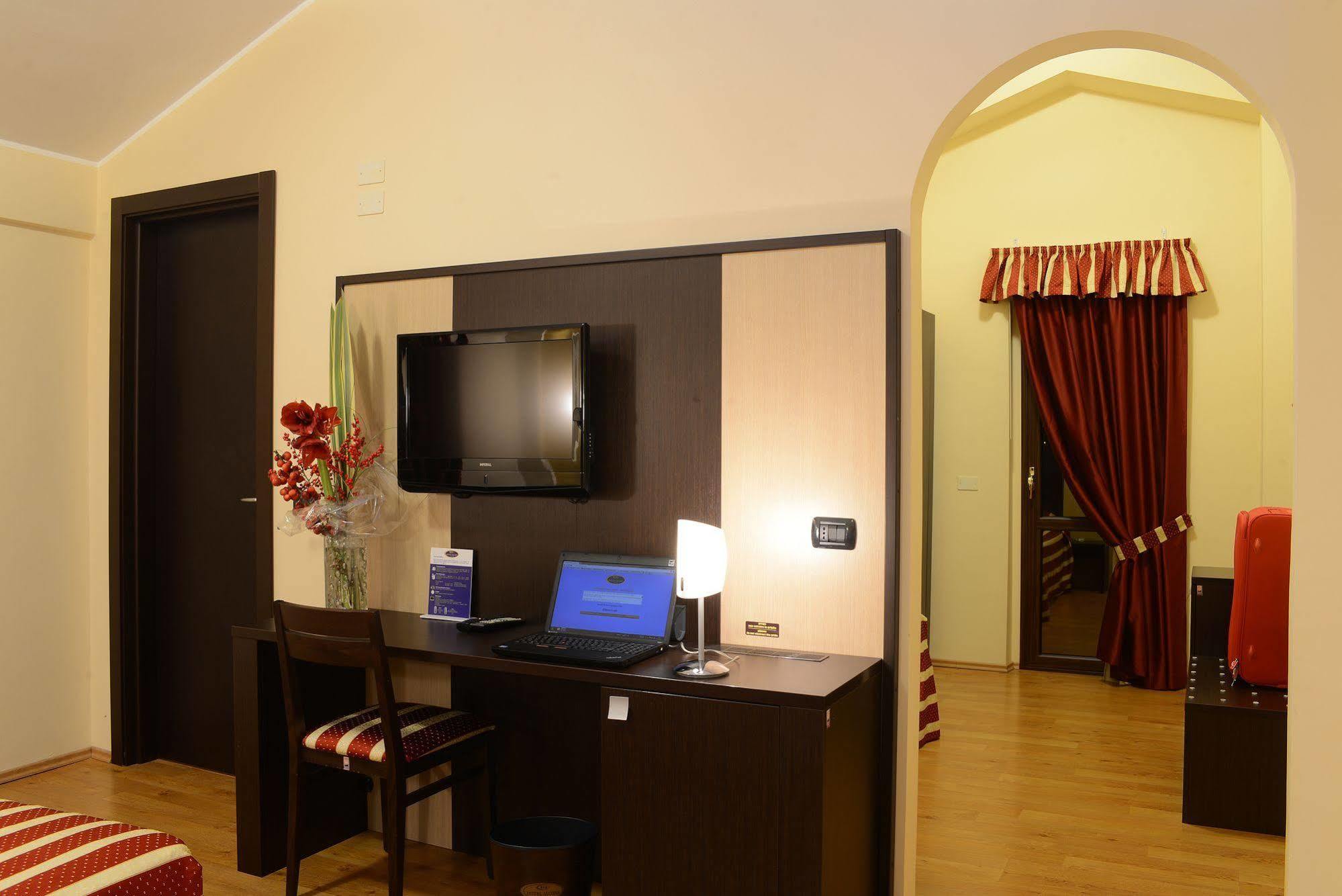 Hotel Iacone Кьети Экстерьер фото
